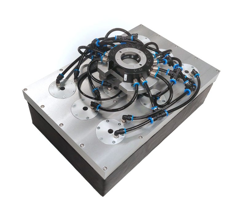 Multi-material aerospace lay-up: Enhanced A4 gripper for complex geometries and tacky materials