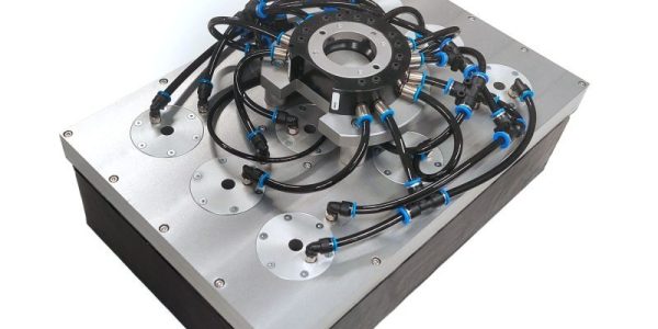 Multi-material aerospace lay-up: Enhanced A4 gripper for complex geometries and tacky materials
